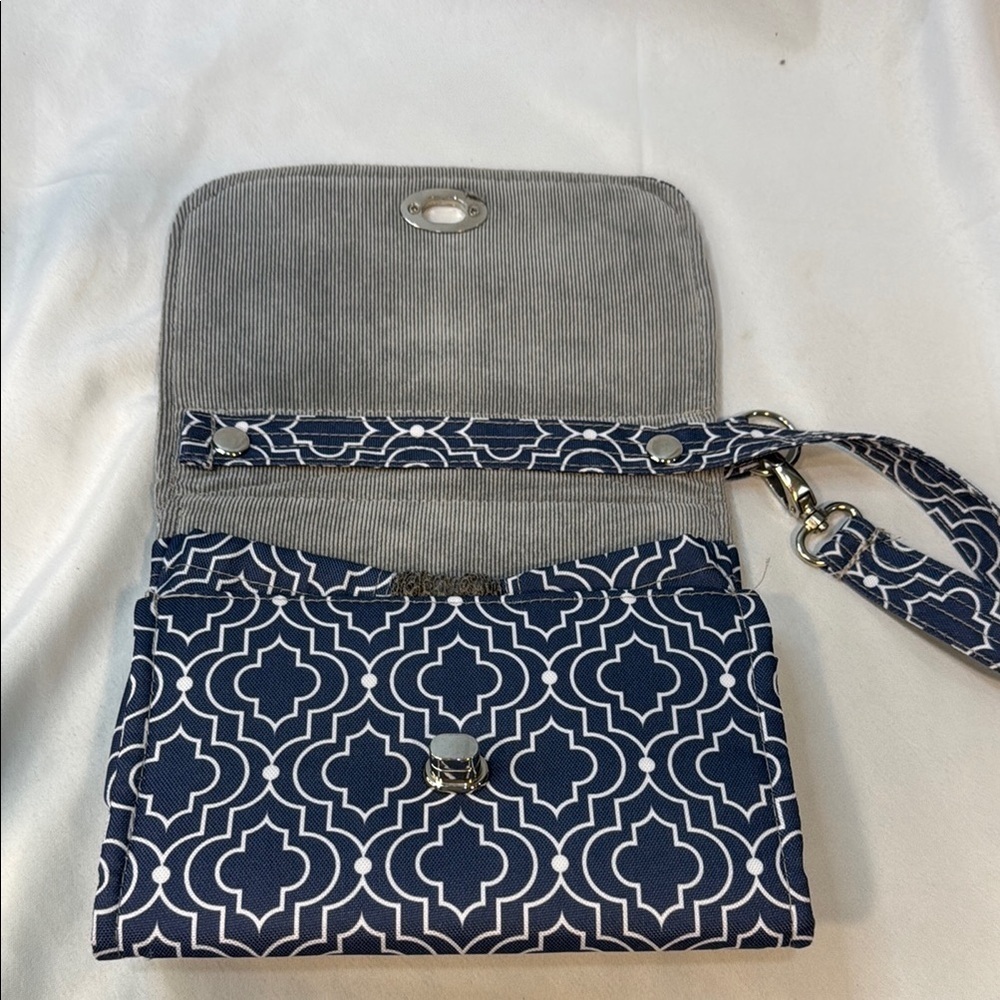 Lilly Bit by Demdaco Navy Blue Trellis Print Folding Diaper Clutch Shoulder Bag - Picture 8 of 16